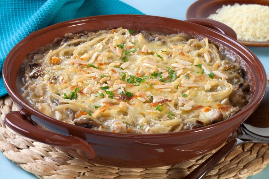 A chikcken tetrazini casserole.